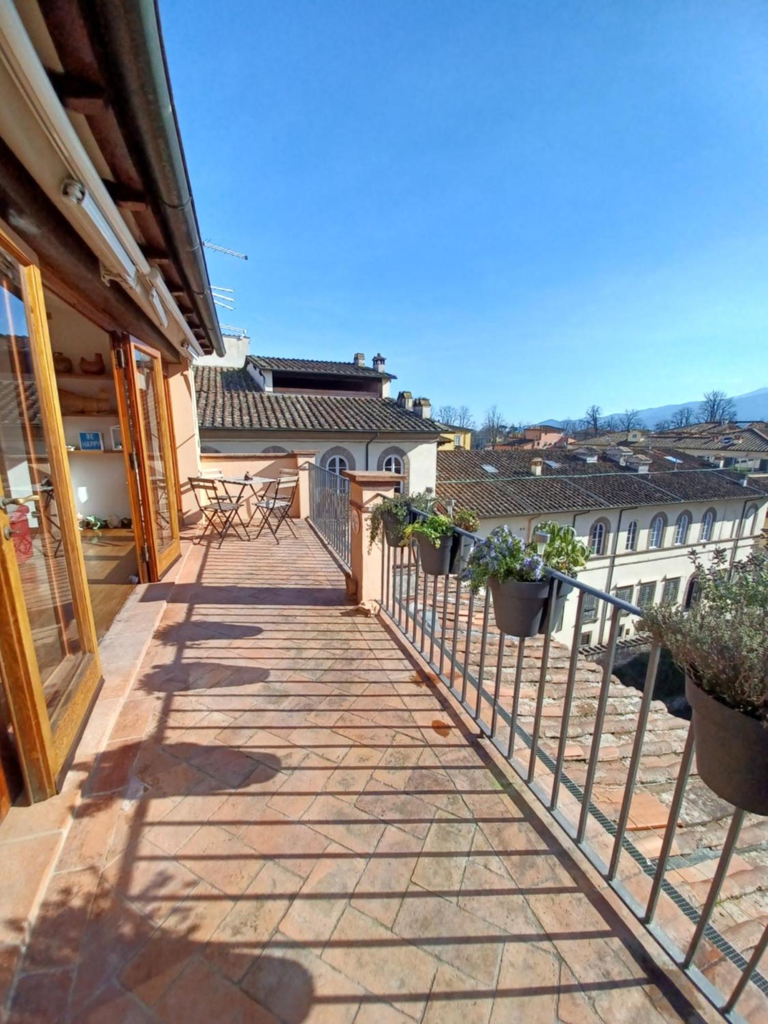 Terrazza Coccode' Spazioso Con Vista Mozzafiato! Lucca Luaran gambar